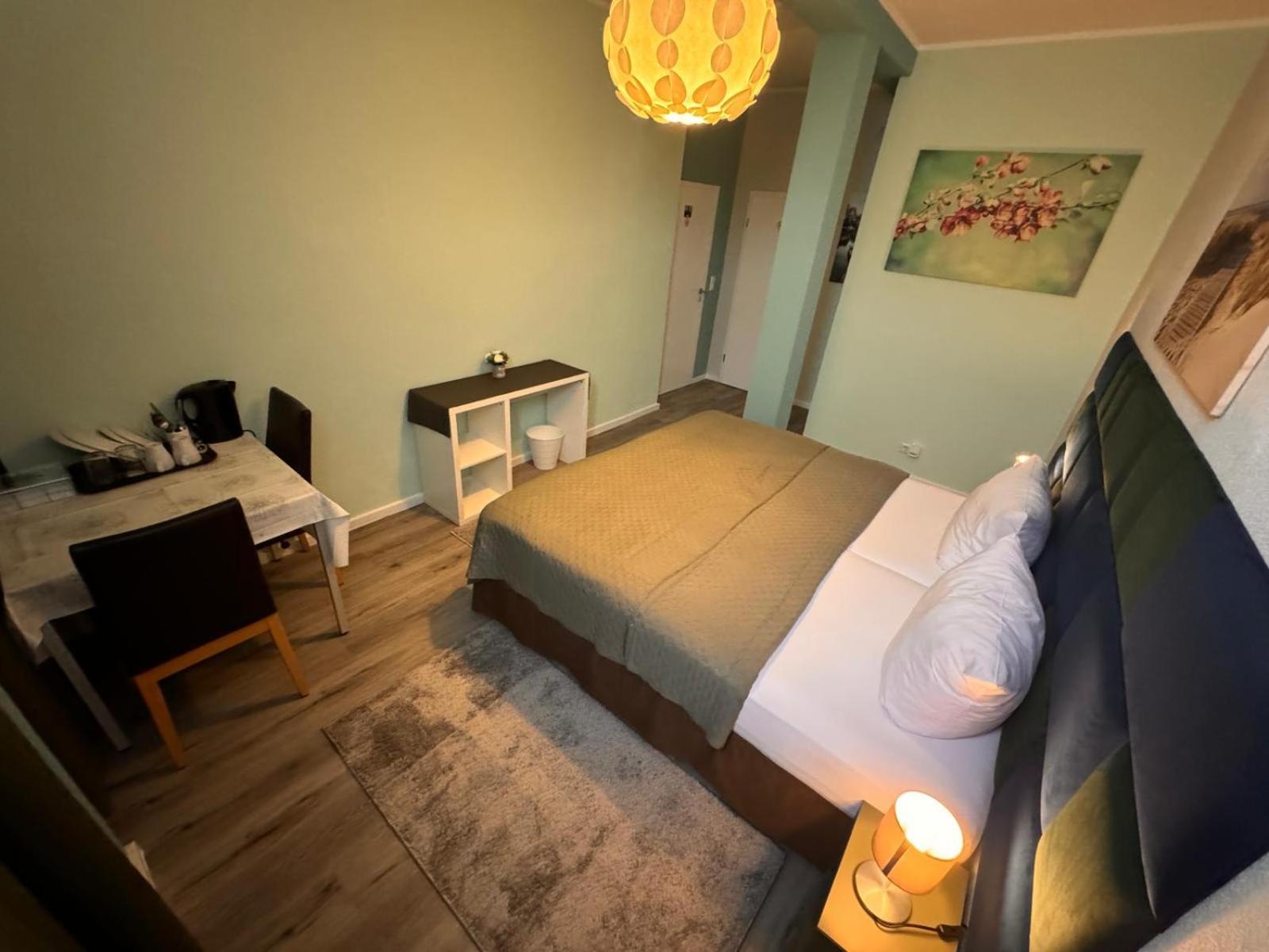 F-F Haus Monteuren Unterkunft Neuhausen auf den Fildern Екстер'єр фото